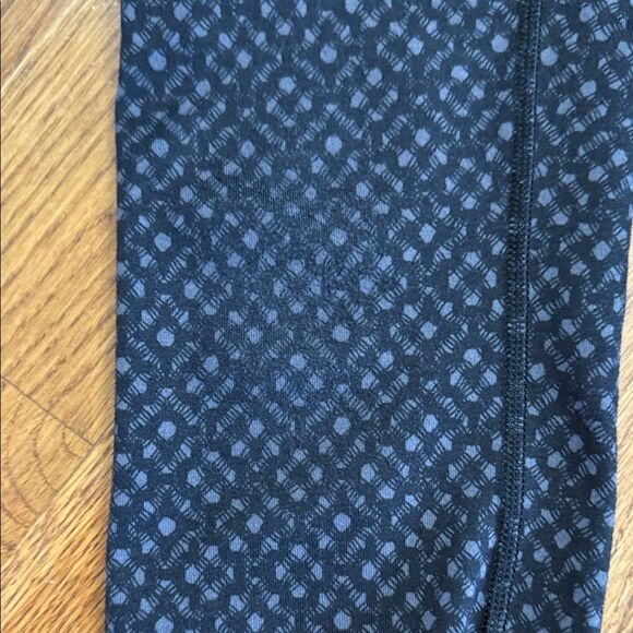 Lululemon Wunder Under Leggings Black Geometric Print Size 4 - Picture 7 of 8
